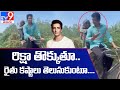 Funny video: Sonu Sood negotiating with the milkman while driving a rickshaw