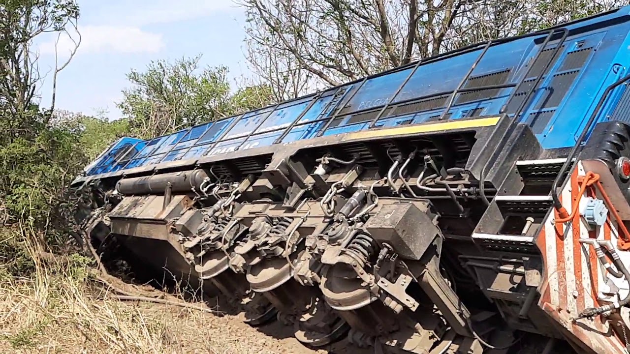 Tren descarrilado en Monte Cristo - CRRC CDD6A1 9766 Trenes Argentinos Cargas