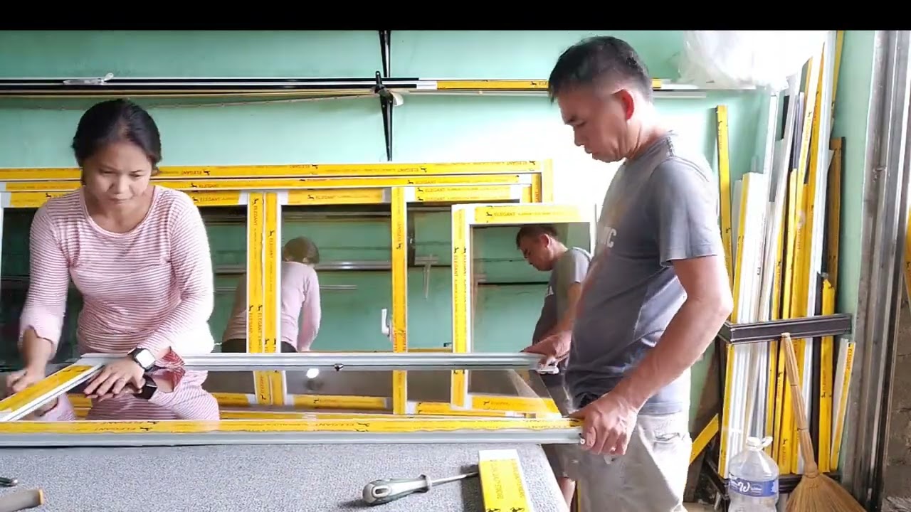 glass and aluminum fabrication #trending #viral #viralvideo #slidingwindow #series900