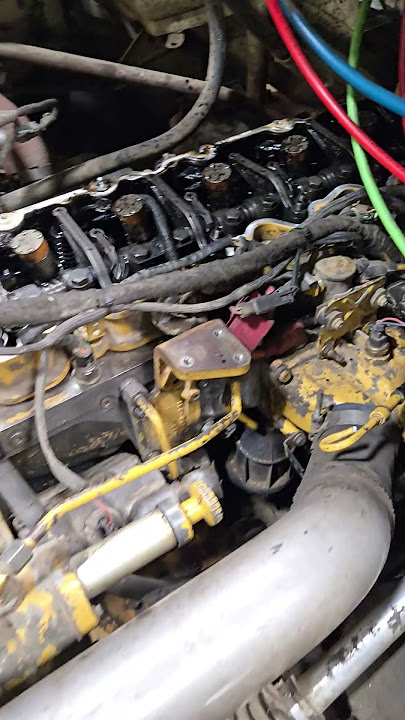 she's up and running! the rocker cover is off to do a last valve lash adjustment. #diesel #mechanic