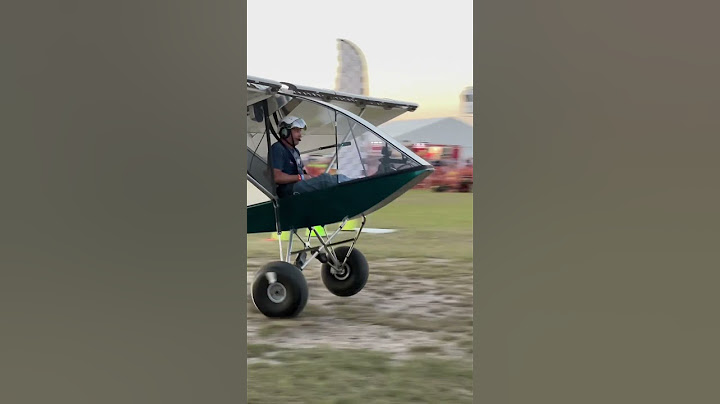 Dan Reynolds’s Chinook taking off in less than one plane length