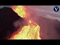 Un dron capta el momento en el que se estrella contra un volcán en erupción