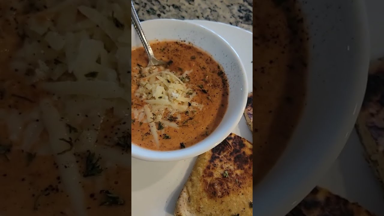Today I made creamy tomatoe soup with a low carb turkey and cheese. 😋 ...