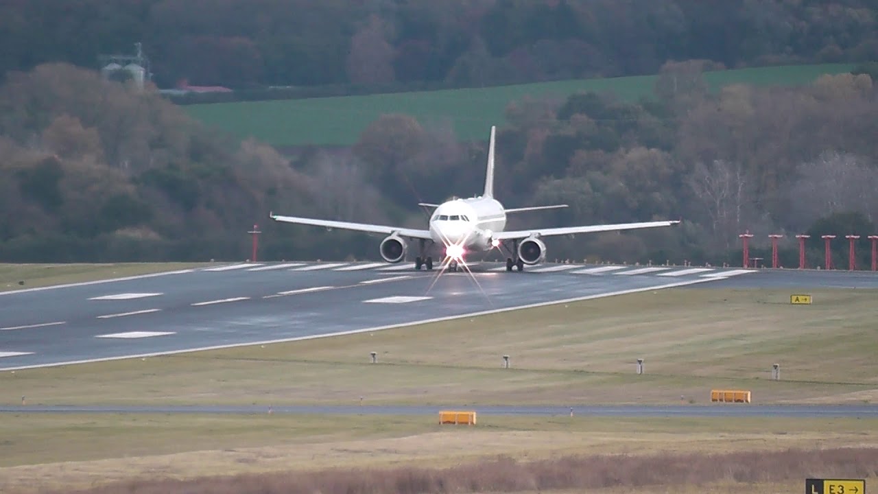 Kassel Airport Ksf Edvk Sundair Airbus A3 Taxiing Takeoff Youtube