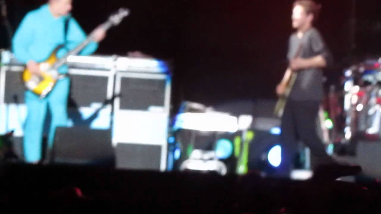 Red Hot Chili Peppers - Around The World - Live in Lima Peru - 14-09-2011