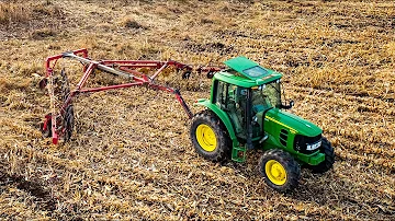 Jak vysoký je nakladač John Deere 6230?