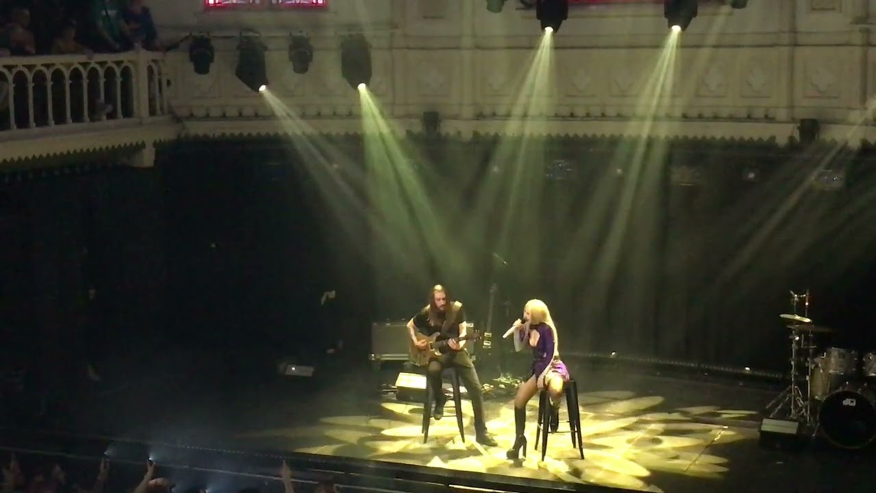 Ava Max One of us Acoustic