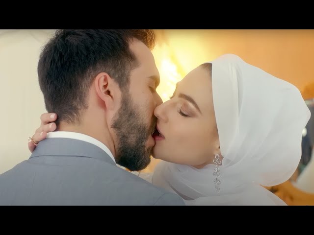 Первая брачная ночь скрытая камера. Смотреть русское порно видео бесплатно Первая брачная ночь скрытая камера. Смотреть русское порно видео бесплатно