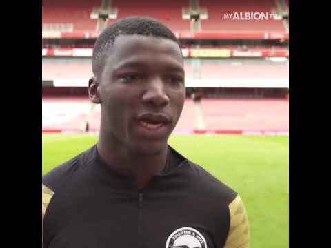 Moisés Caicedo y su primera entrevista en Inglés 😳😱 harto chocolate la
