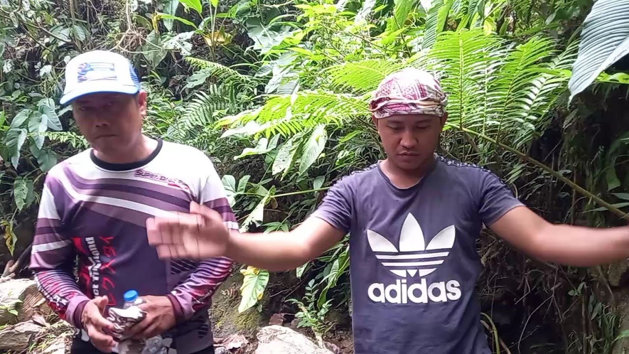 NASA LABAS NA INIHULOG PA. BATO NA MUKHANG ITLOG ANG PINAGLAGYAN.