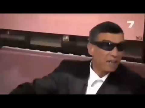 ВАЛЯ И МОРО КАРАТ СЕ ЗА КАСЕТОФОНА 