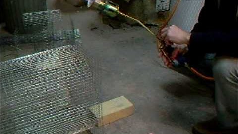 SIMON LEACH - Raku kiln part 2