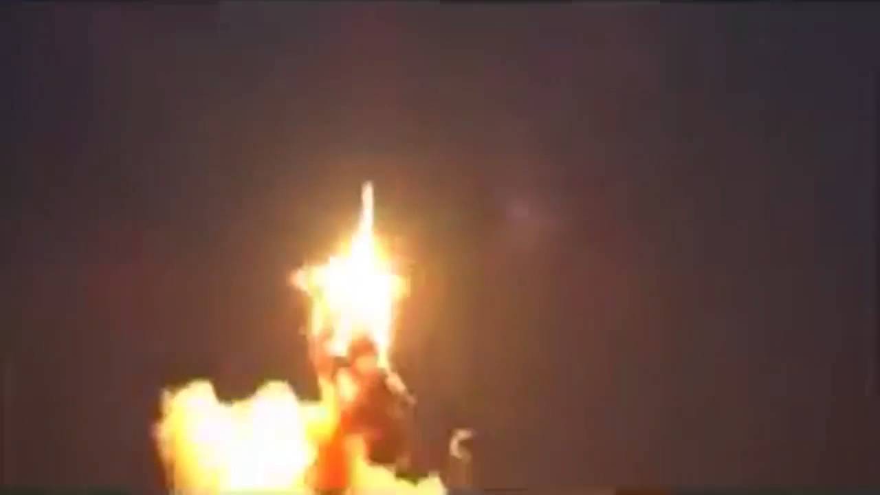 Ракета после взрыва. Антарес ракета авария. Взрыв ракеты носителя Антарес. Катастрофа на космодроме Байконур. Авария на космодроме.