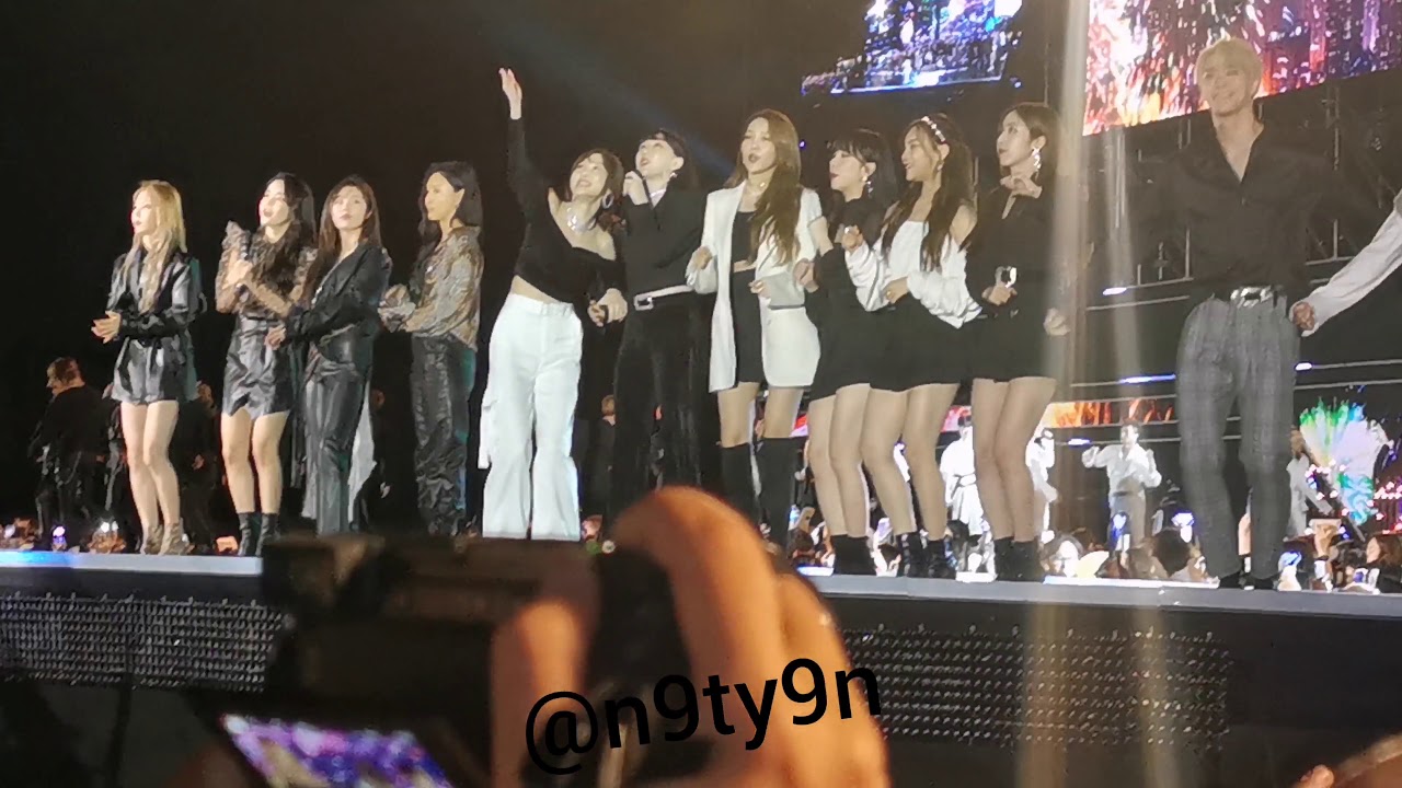 191019 GFriend, Mamamoo, and Astro at 2019 Busan One Asia Festival - Ending (Song:  Busan Vacance)