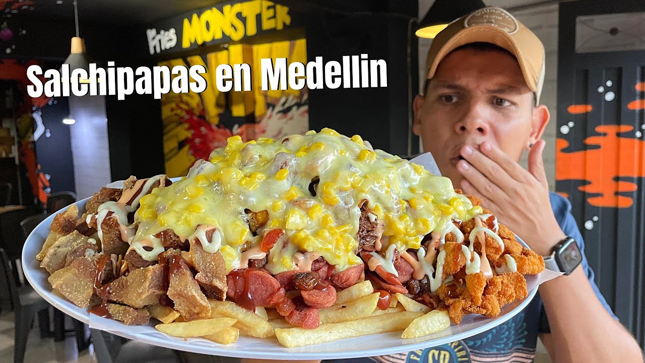 Probando SALCHIPAPAS en MEDELLIN 🤤  Comida rapida Colombiana