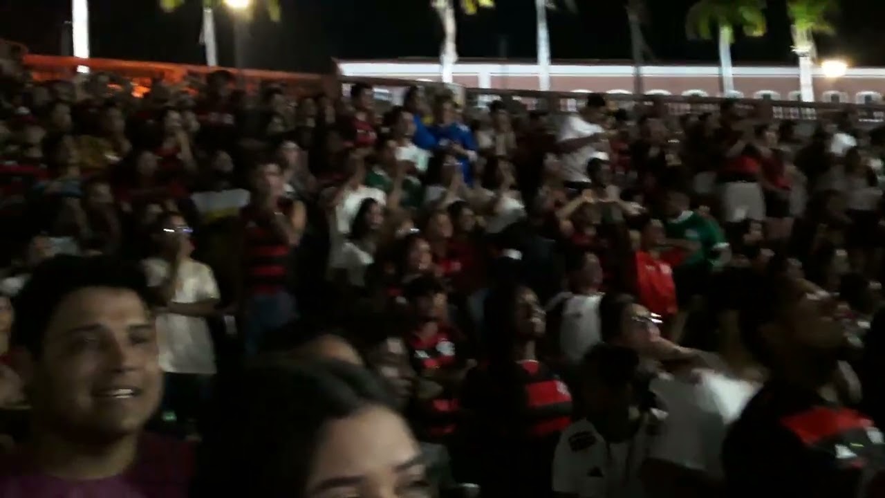 TORCIDA DO FLAMENGO NA PRAÇA DAS MERCÊS. CENTRO HISTÓRICO DE SÃO LUÍS.2025
