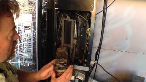How to Fix a Vending Machine: How to Fix a Bill Jam in a Coinco Bill Validator