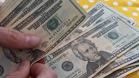 Counting $600 in $20s