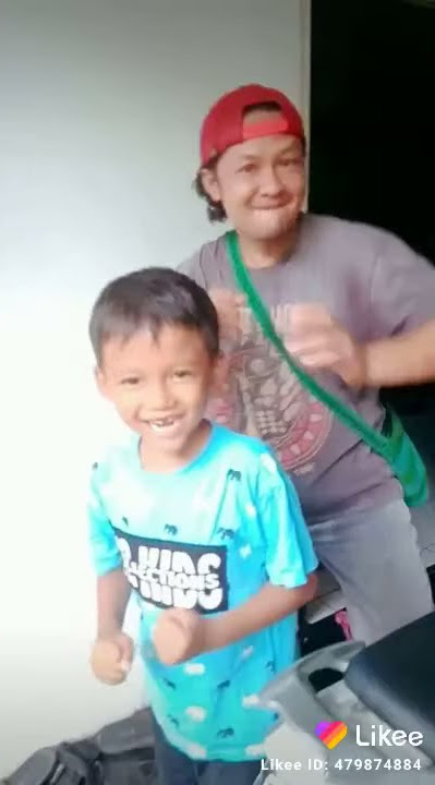 Goyang pantat bebek hahaha