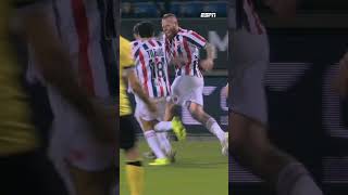 Nick Doodeman pataiko į kampą!