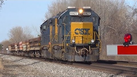 Triple Train Meet BNSF UP CSX CSX! GP40-2 GP38-2 Pull Rock Dump Train! Big Fast Train w DPU Alright!