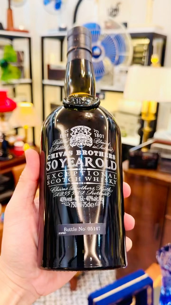 Chivas Brother 30 Limited Edition - YouTube