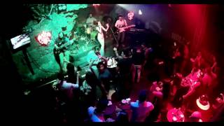 Gül Döktüm Yollarına