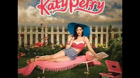 I Kissed a Girl Radio Edit version - Radio Edit performance video thumbnail