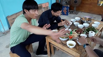 Cách ăn ốc sà cừ của người dân trên đảo Lý Sơn