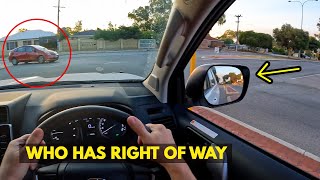 Who has right of way? T JUNCTION RIGHT TURN AUSTRALIA