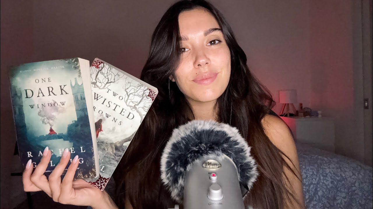ASMR Book Talks | Whispering sulla mia saga fantasy preferita 🪄 One Dark Window