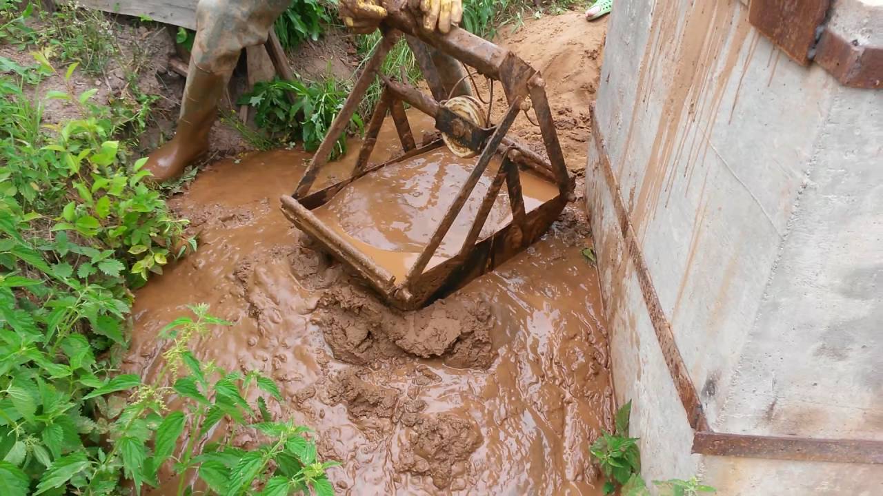 Как выкопать колодец с помощницей