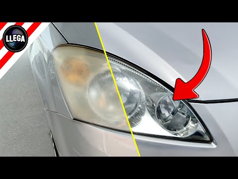 Trucazo para limpiar los faros del coche como recién estrenados: solo  necesitarás dos ingredientes