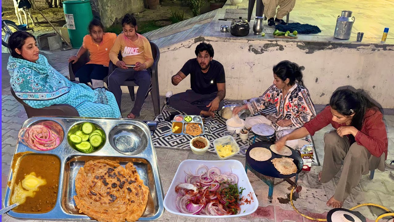 ਦਾਲ ਮੱਖਣੀ 'ਚ ਮੱਖਣ ਦੀ ਬਾਰਿਸ਼ 🧈 ਤੇ ਗਰਮਾ-ਗਰਮ ਲੱਛਾ ਪਰੌਂਠੇ! ਅੱਜ ਦਾ ਮੀਨੂ: ਦਾਲ ਮੱਖਣੀ + ਲੱਛਾ ਪਰੌਂਠਾ = ਸਿਰਾ!