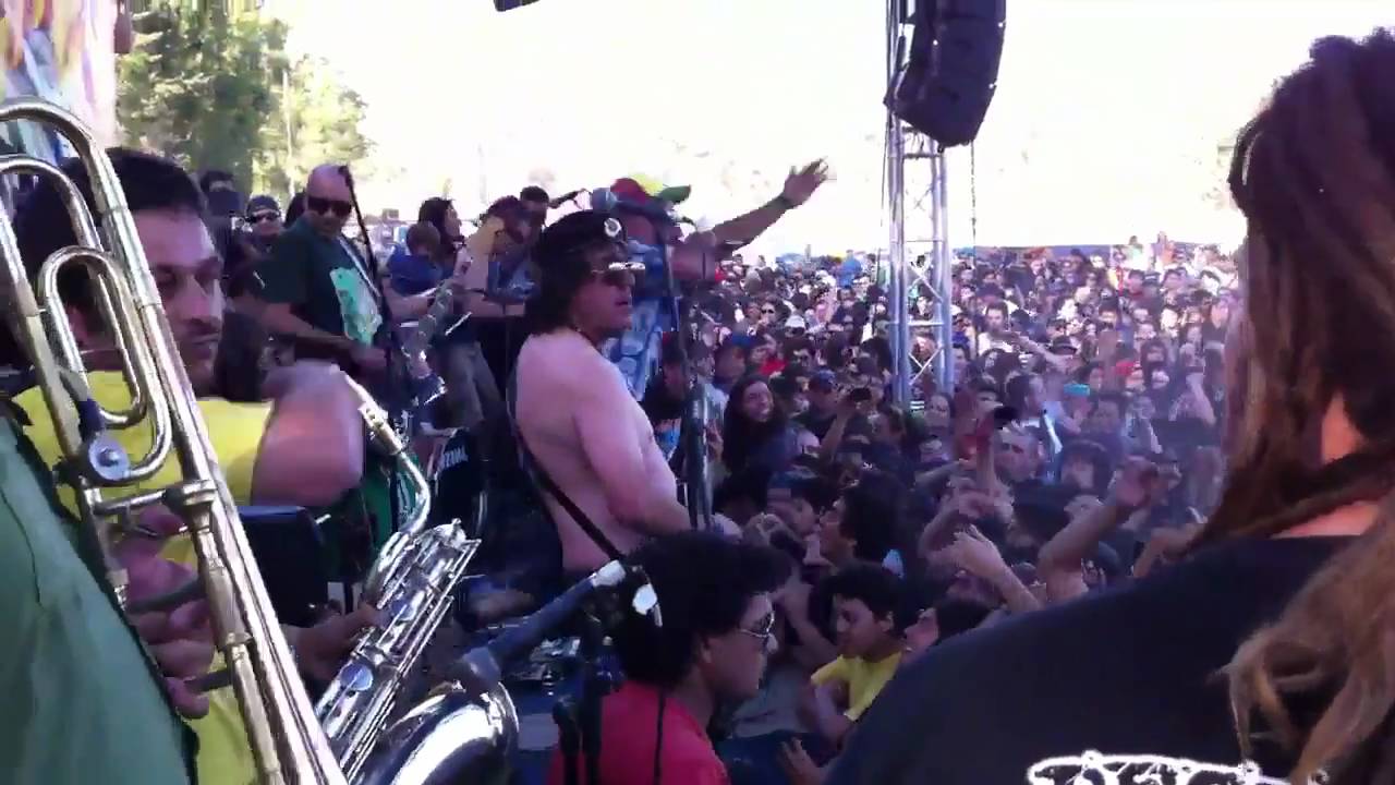 La Floripondio - Matar Al Presidente (Festival Fin del Mundo 2010)