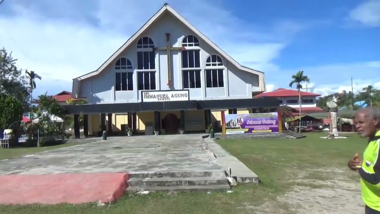 PKB GKI Klasis Yapen Utara pada  pembukaan Temu Raya PKB SE Tanah Papua di Biak