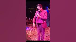 Aa Gaya Aa Gaya Dil Churane Main Aa Gaya | Udit Narayan Ji 😍 Live With Crazy Fans | #shorts