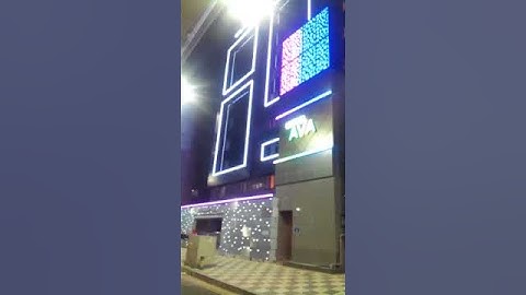 led trang trí bề mặt tiền phía trước tòa nhà đón chào những khách hàng mới