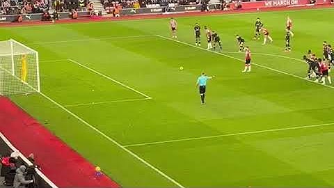ملخص مباراة ساوثهامبتون وليفربول (2-3) | الدوري الإنجليزي الممتاز - الجولة 12