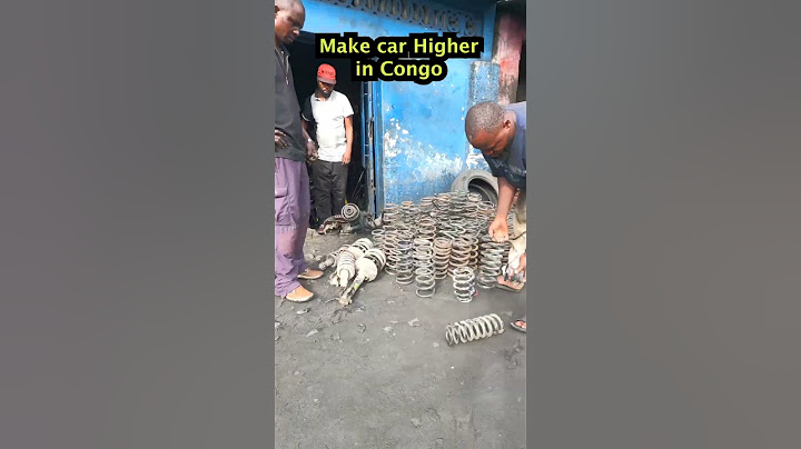 Raise the car in Africa