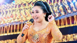 EKA UGET-UGET NEMBANG LAN JOGETANE ELOK TUR LUWES TENAN