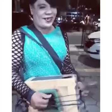 VIDEO BANCI NYANYI LAGU KEWER AMBIARR
