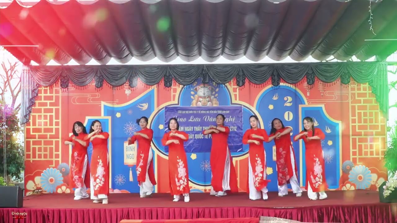 Dân vũ Phố Xuân - CLB Hoa Tây Bắc