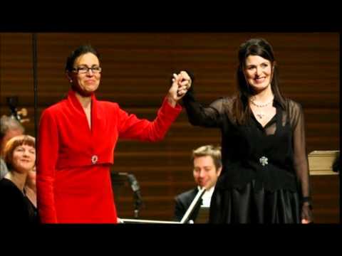 G.B.Pergolesi "Stabat Mater" : Anna Caterina Antonacci, Sara Mingardo - Bicket (Paris, 2010)