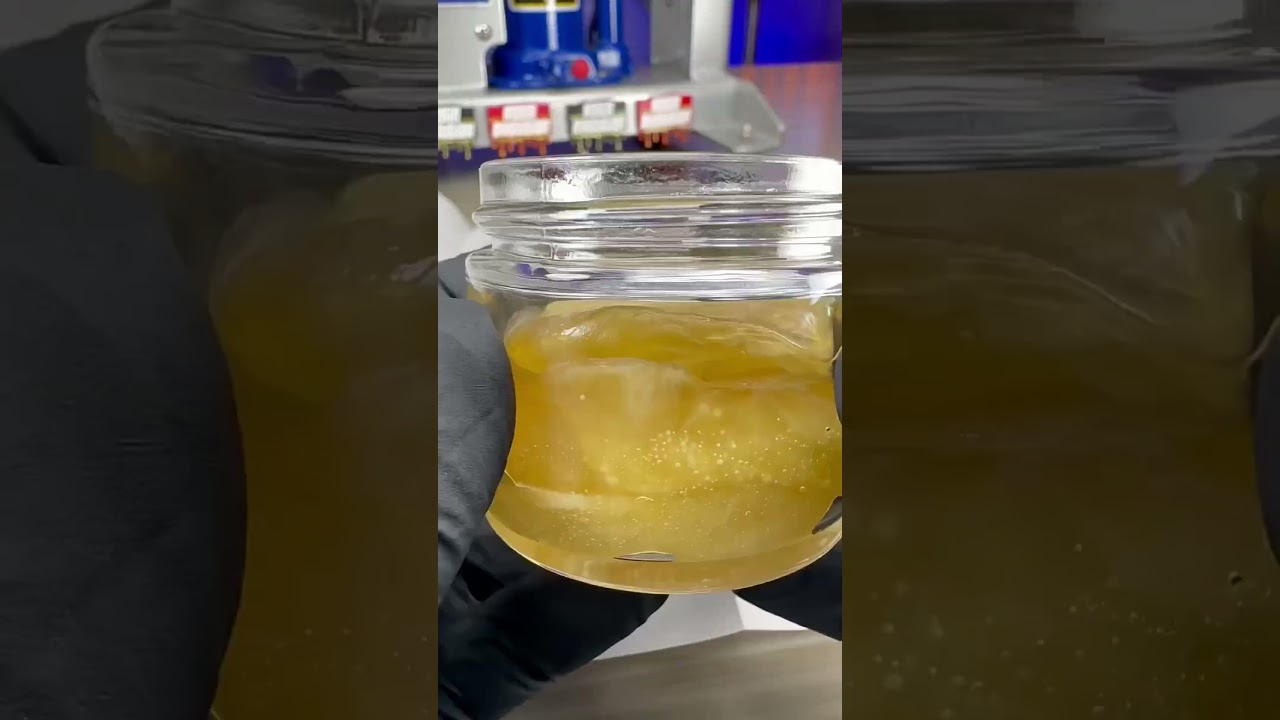 Filling up our jar of Donny B🍔 washed and pressed using 