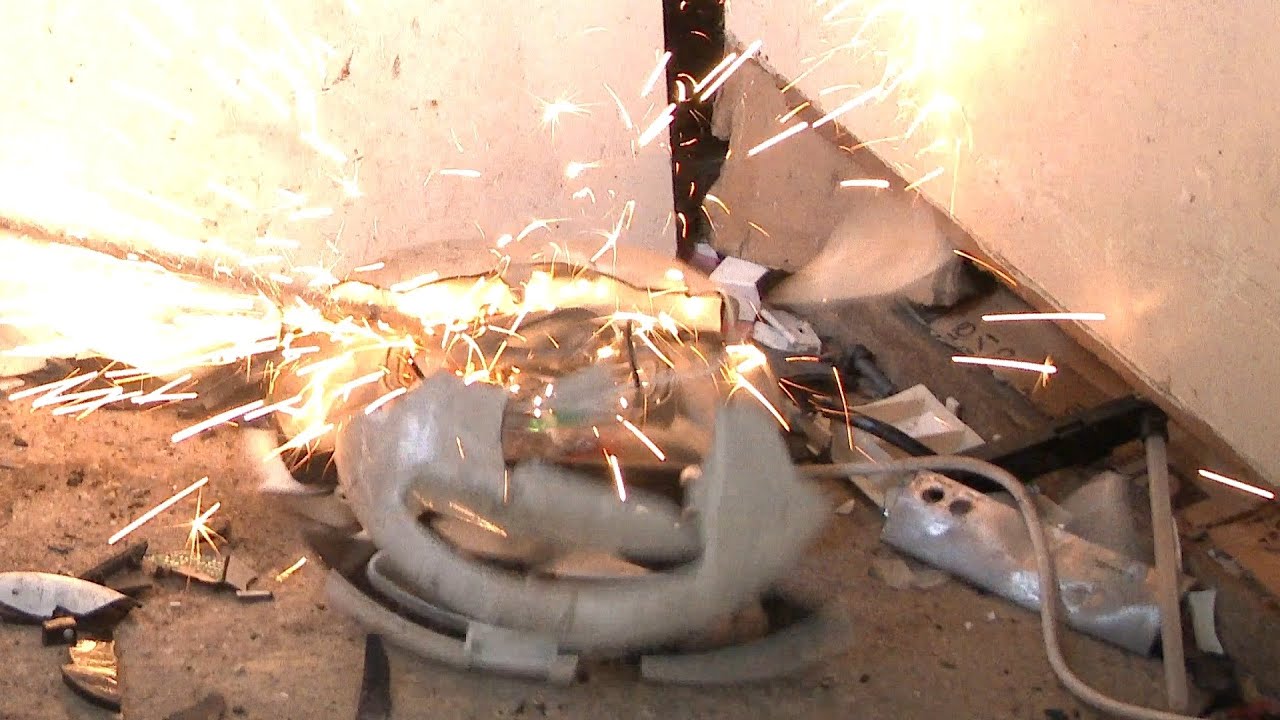 Sandwich Press Exploding Smashing a Reliance CRSM25 Sandwich Press - YouTube