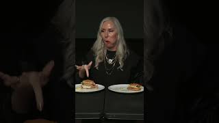 Blind Test! Whataburger vs In-N-Out burgers. #food #tasting #burgers #whataburger