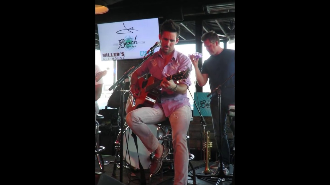 Jake Owen-I Was Made For You   7-13-17 Chicago, IL