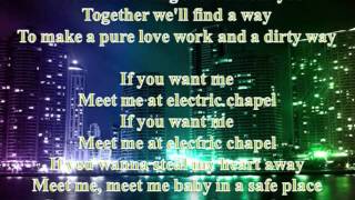Lady GaGa - Electric Chapel, lyrics on screen