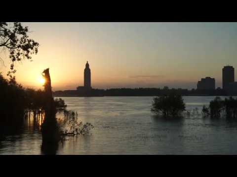 Louisiana sunrise over the Mississippi filmed from Port Allen with ...